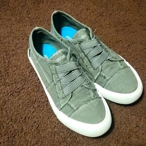 Slide on sneakers